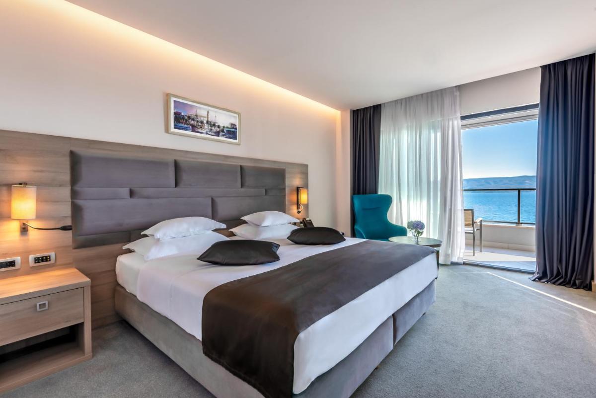 Hotel Plaža Duće - Housity