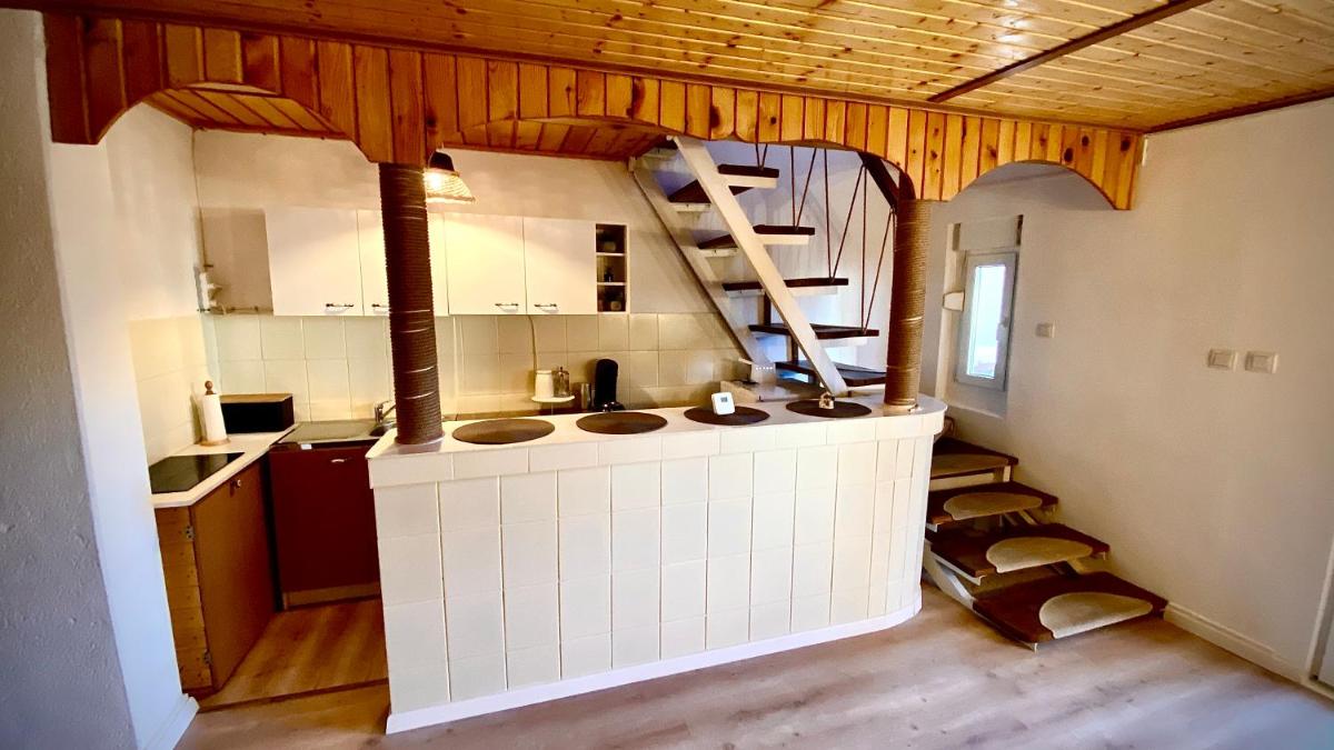 Cabana din Poiana Valiug - Housity