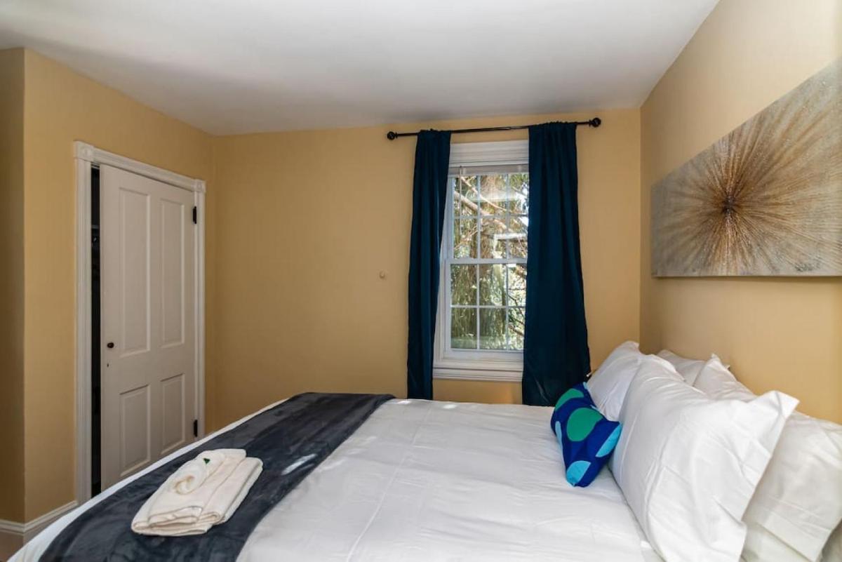 915CountyLineRoad Luxury Mainline Train Colleges - Housity
