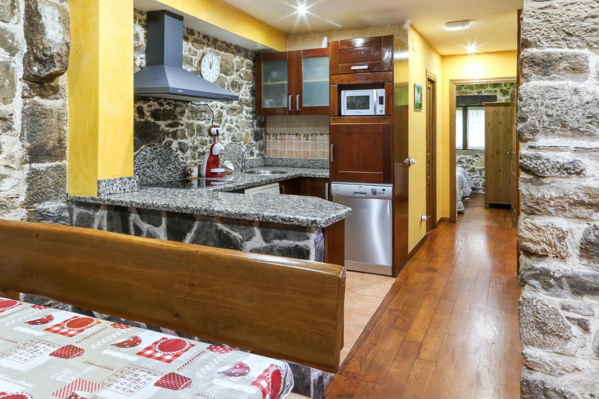 4 bedrooms house with jacuzzi furnished garden and wifi at Tineo - Housity