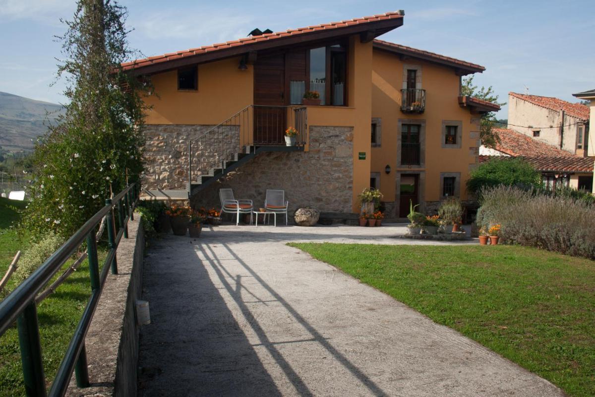 Apartamentos Rurales La Casa Vieja De Silió - Housity