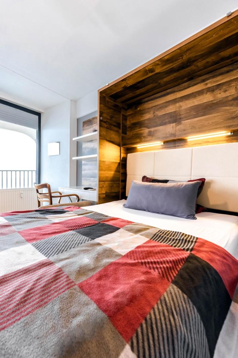 BRIGHT - Skyline View - Central - Netflix - Congress - Housity
