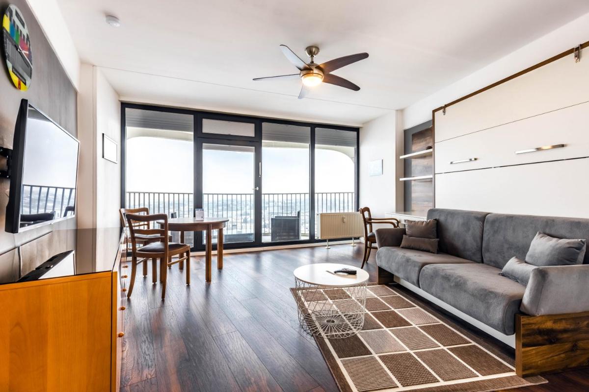 BRIGHT - Skyline View - Central - Netflix - Congress - Housity