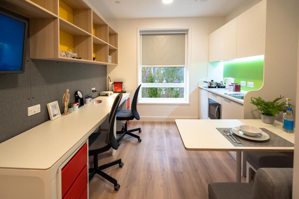 Luxury Studio - Sparkford House - Housity