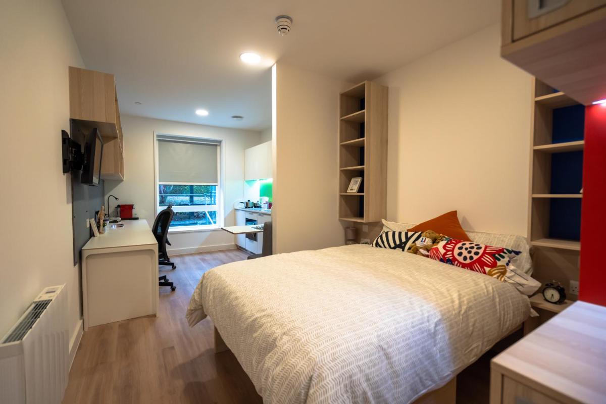 Luxury Studio - Sparkford House - Housity