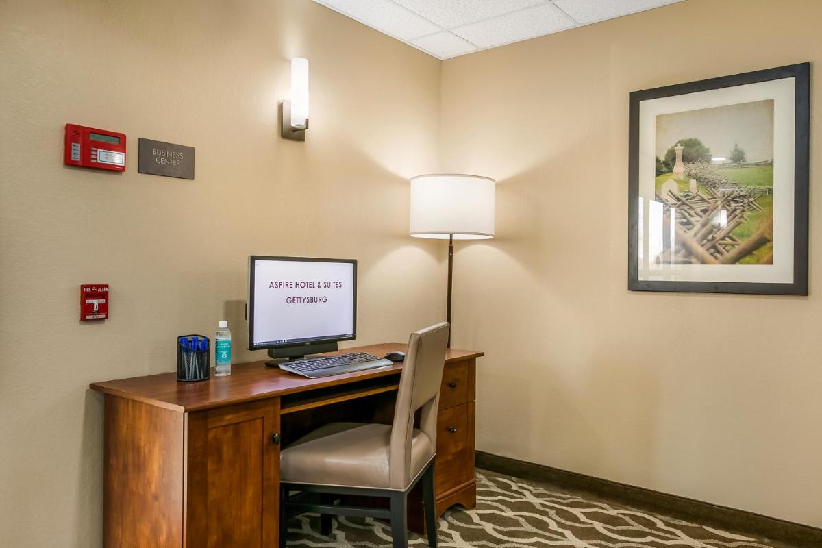 Aspire Hotel and Suites - Housity