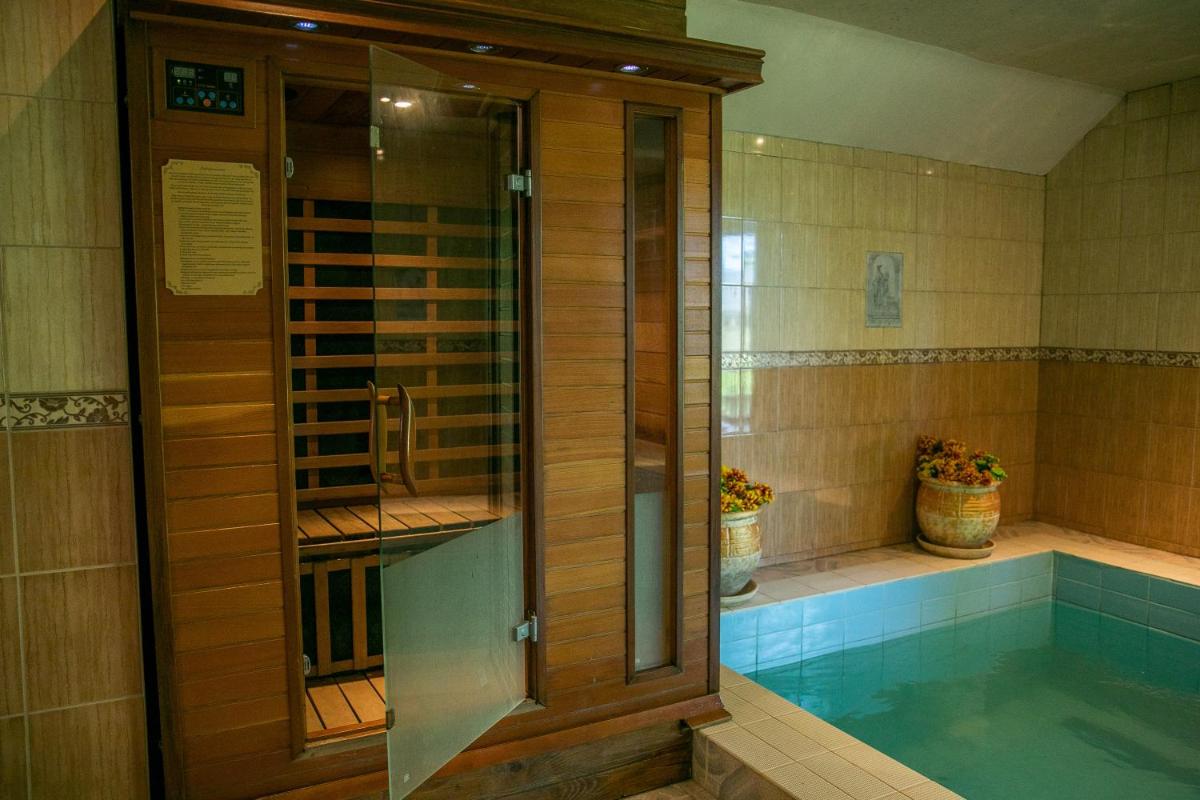 Cantervilla Castle - Housity