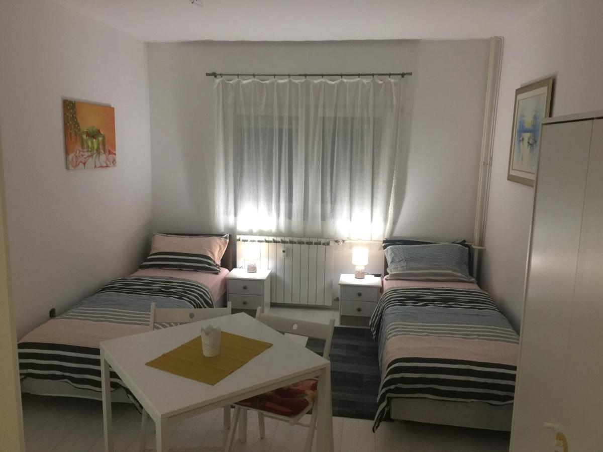 Studio apatrman Pijalović - Housity