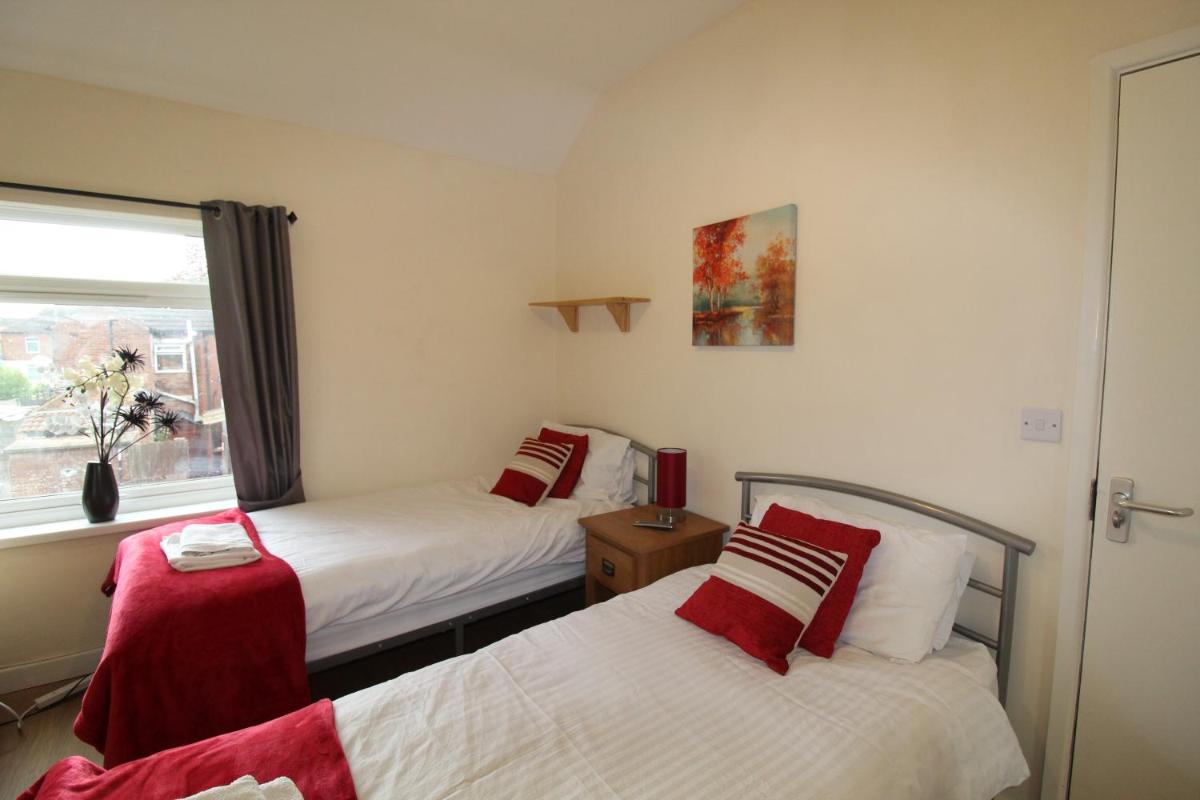 Shirebrook House - Housity
