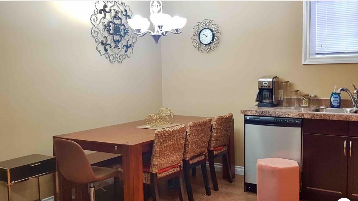 Suitetrails - 3 Beds/ 1 Bath Suite By 2 shopping Centres, Costco, Best Buy