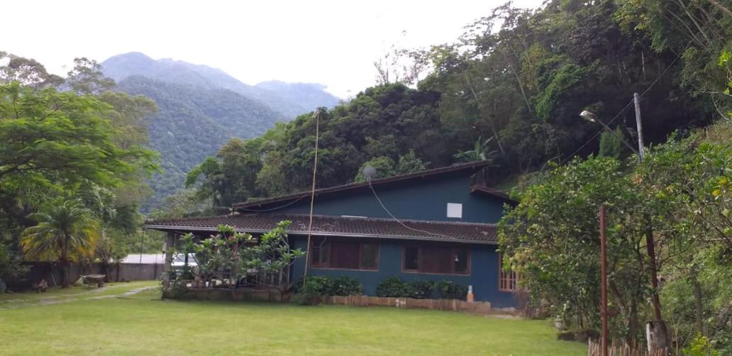 CASA DE CAMPO PISCINA NA SERRA FRIBURGO TEM 4 QUARTOS PROXIMO A MURI CACHOEIRAS PARQUE ESTADUAL 3 PICOs - Housity