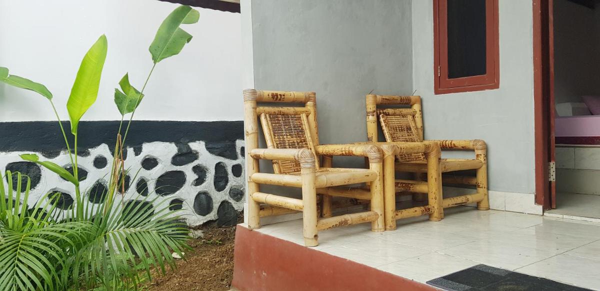 Putri Nyale Bungalow - Housity