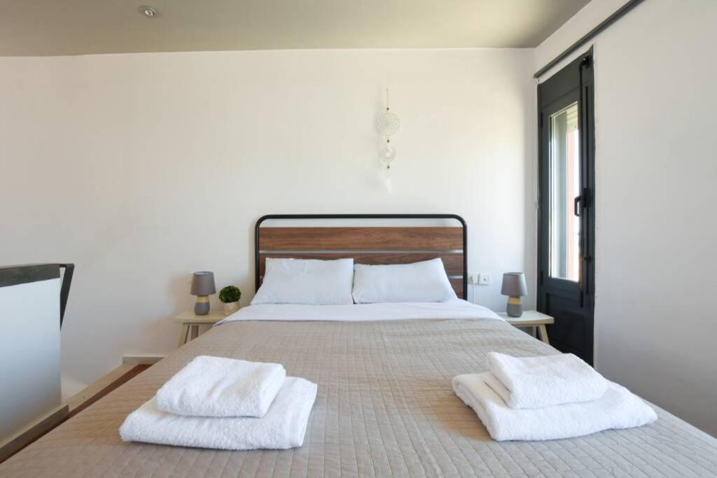 Sunshine Apt- Unique Holidays by the Sea - Housity