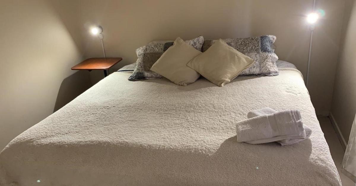 Hostal Playa Peñuelas - Housity