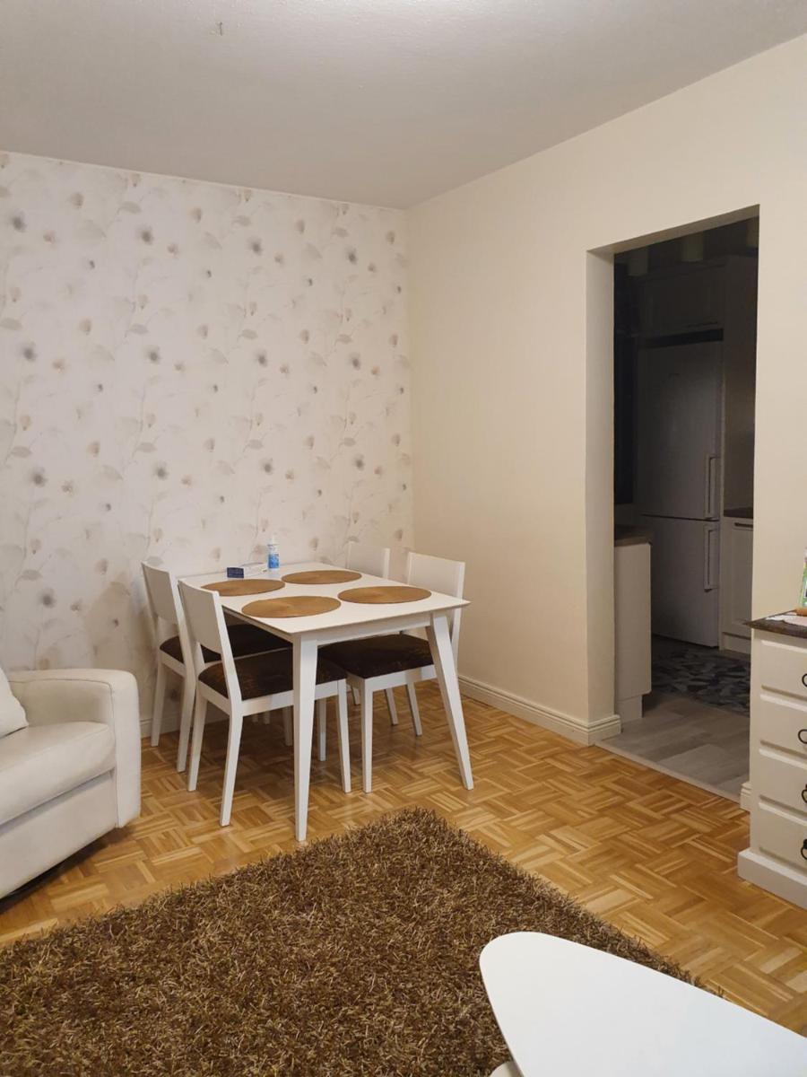 Kaunis valoisa 3 krs pikkukaksio Vantaa Koivukylä - Housity