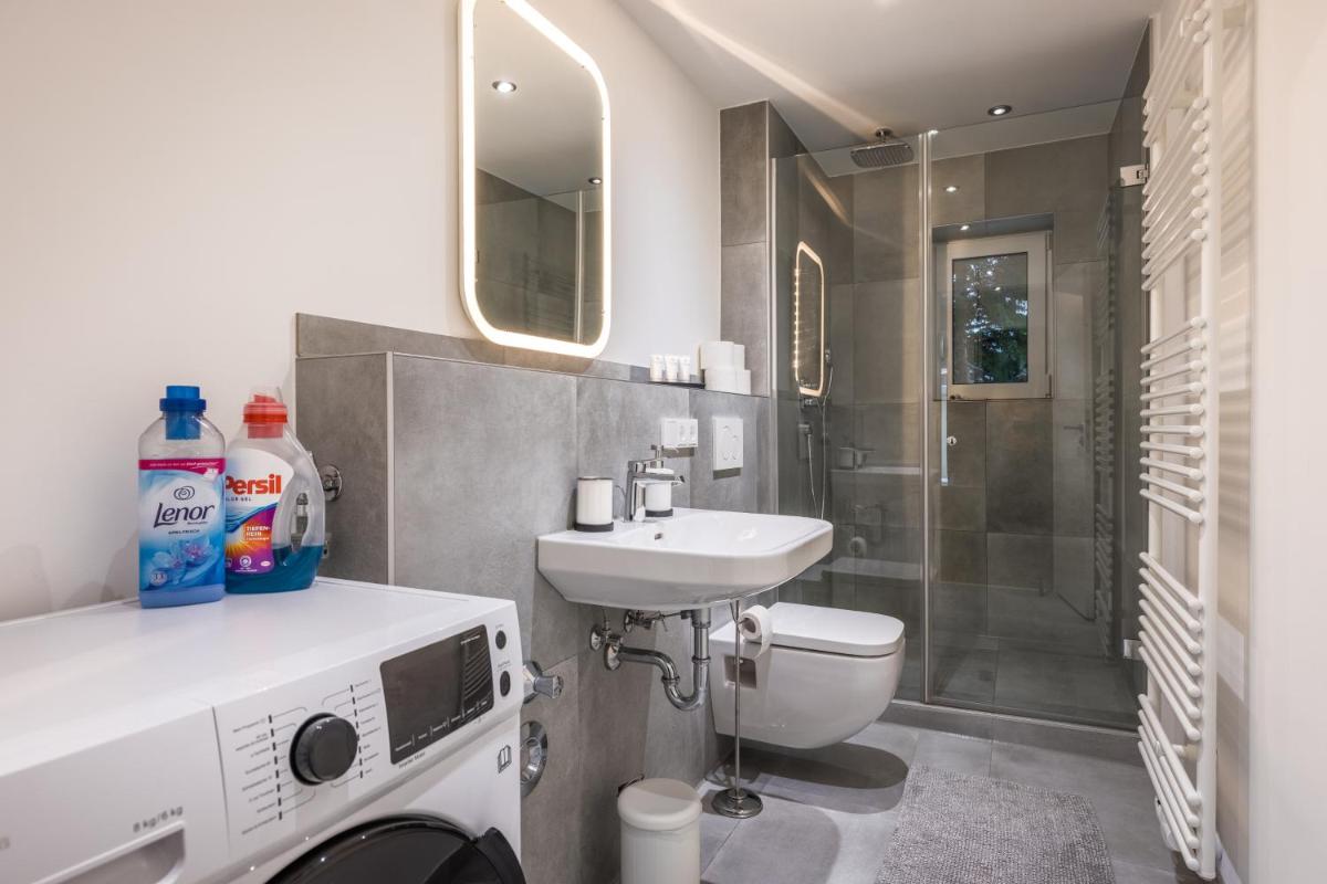BRIGHT - BeachStyle - KITCHEN - KINGBED - PARKING - NETFLIX - Housity