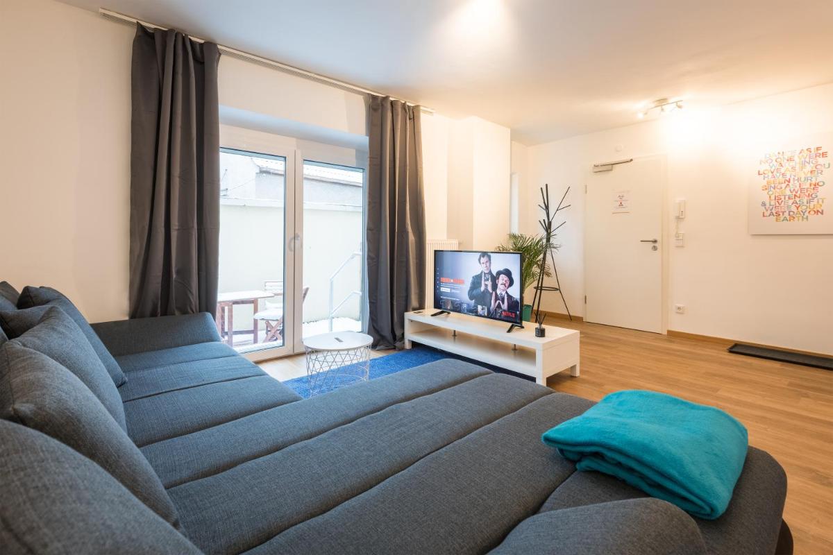BRIGHT - BeachStyle - KITCHEN - KINGBED - PARKING - NETFLIX - Housity