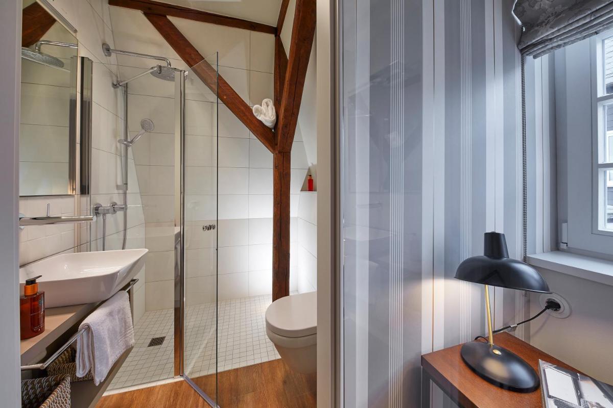BUITERLING Hotel - Housity