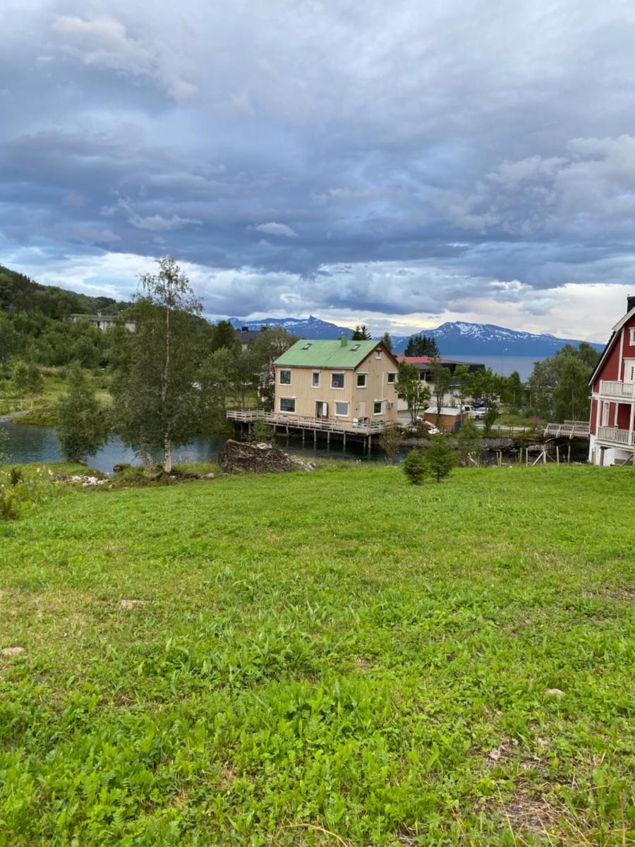 House on the lake - Housity