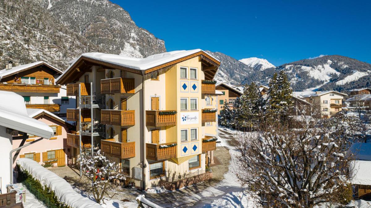 Hotel Genzianella - Housity