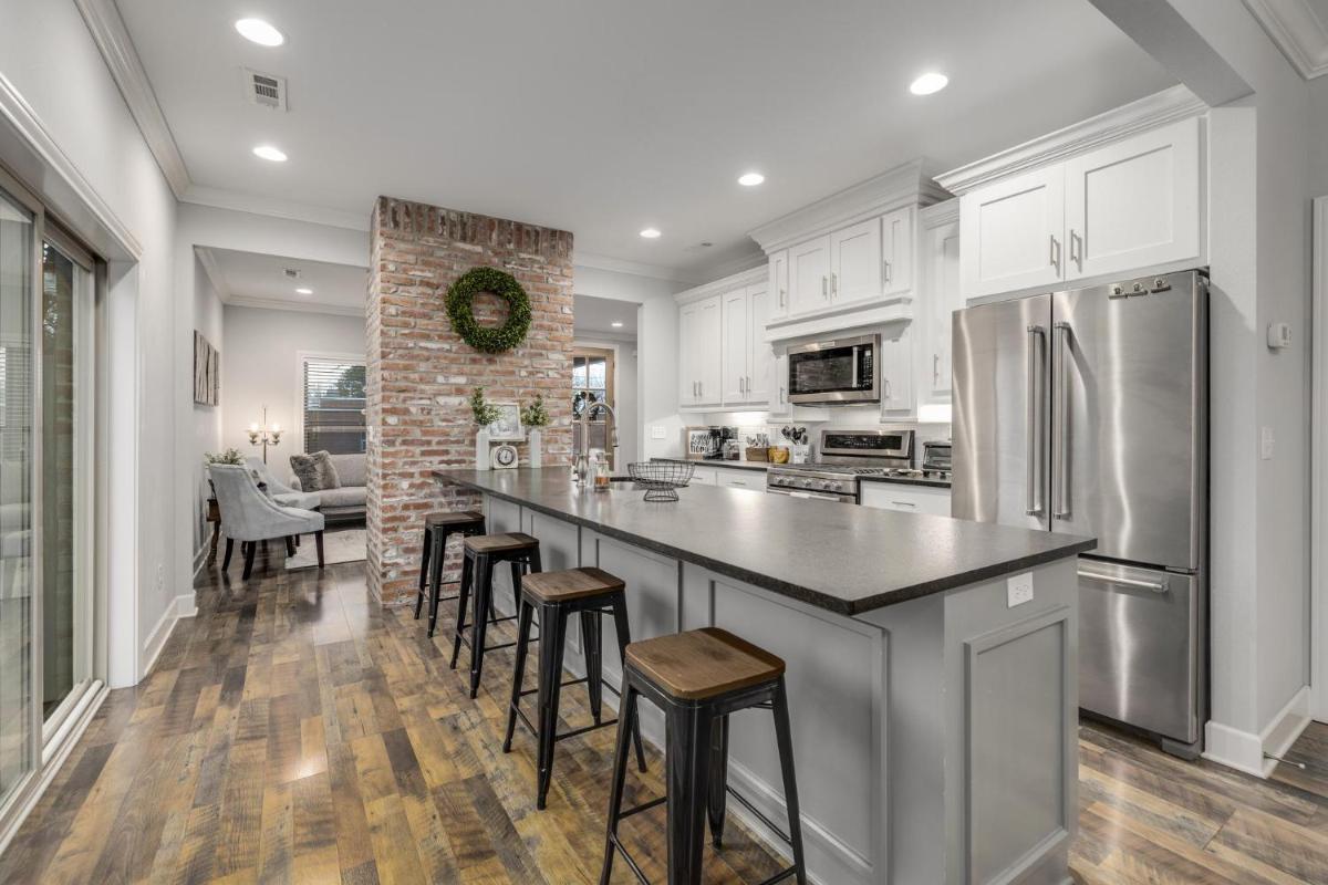 The Country Cottage - Half Mile from Railyard Bike Park - Housity