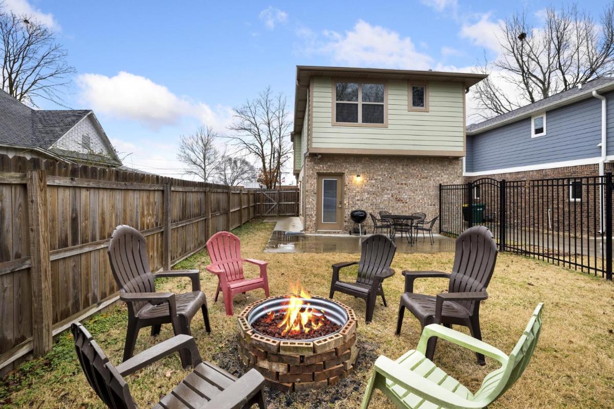 The Country Cottage - Half Mile from Railyard Bike Park - Housity