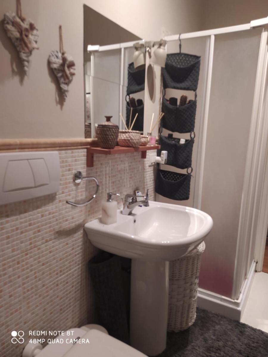 room in private apartment - Housity