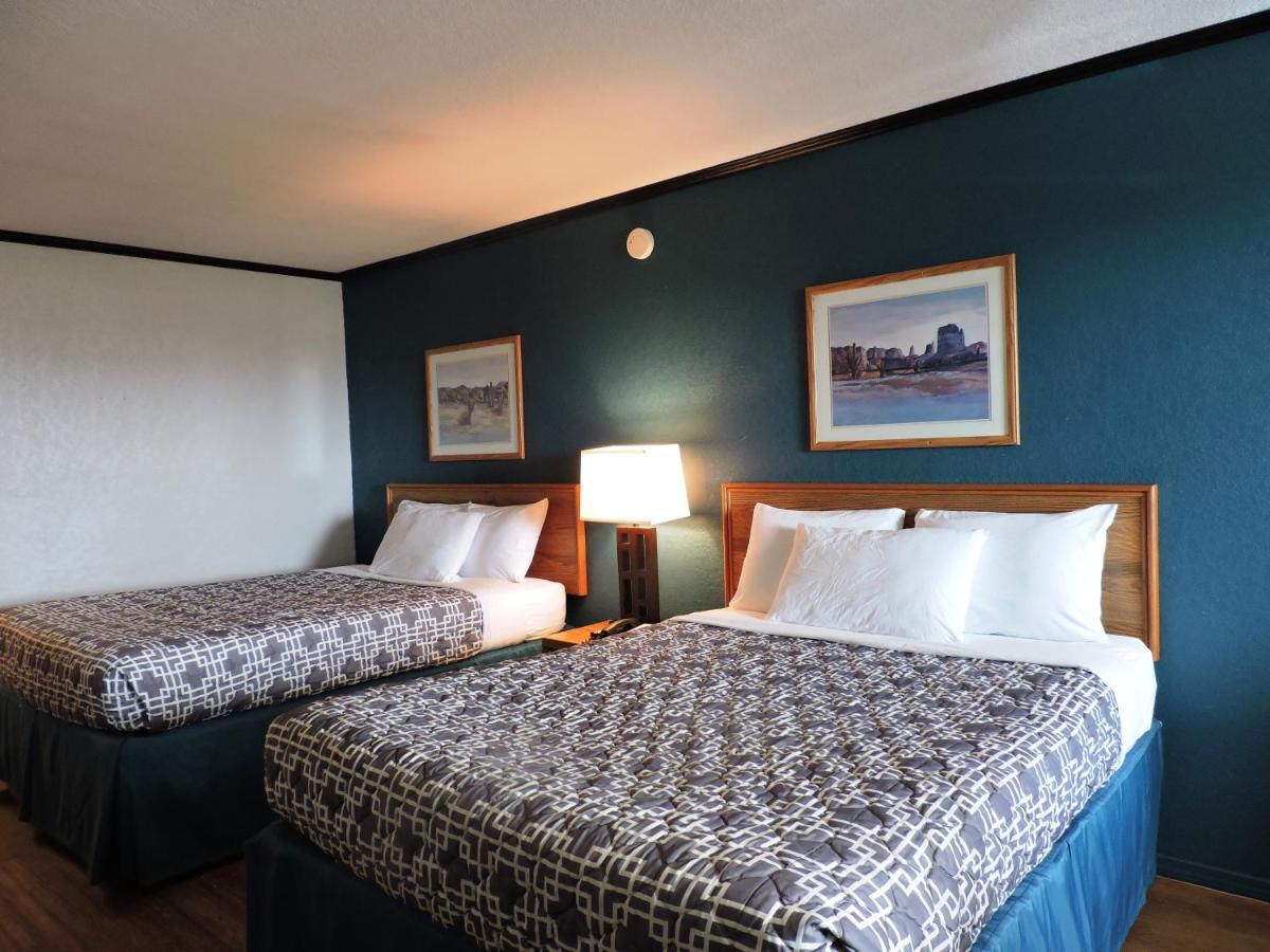 Riata Inn - Presidio - Housity