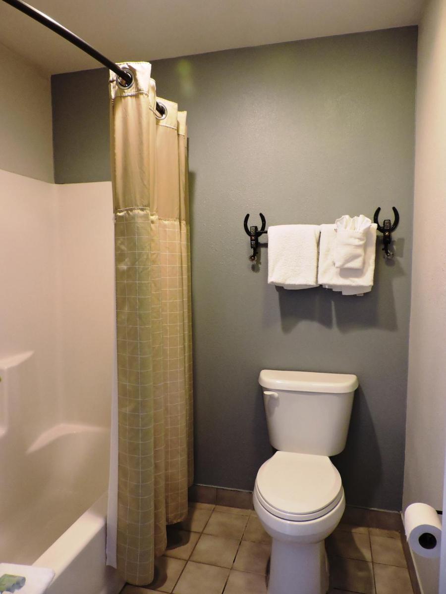 Riata Inn - Presidio - Housity