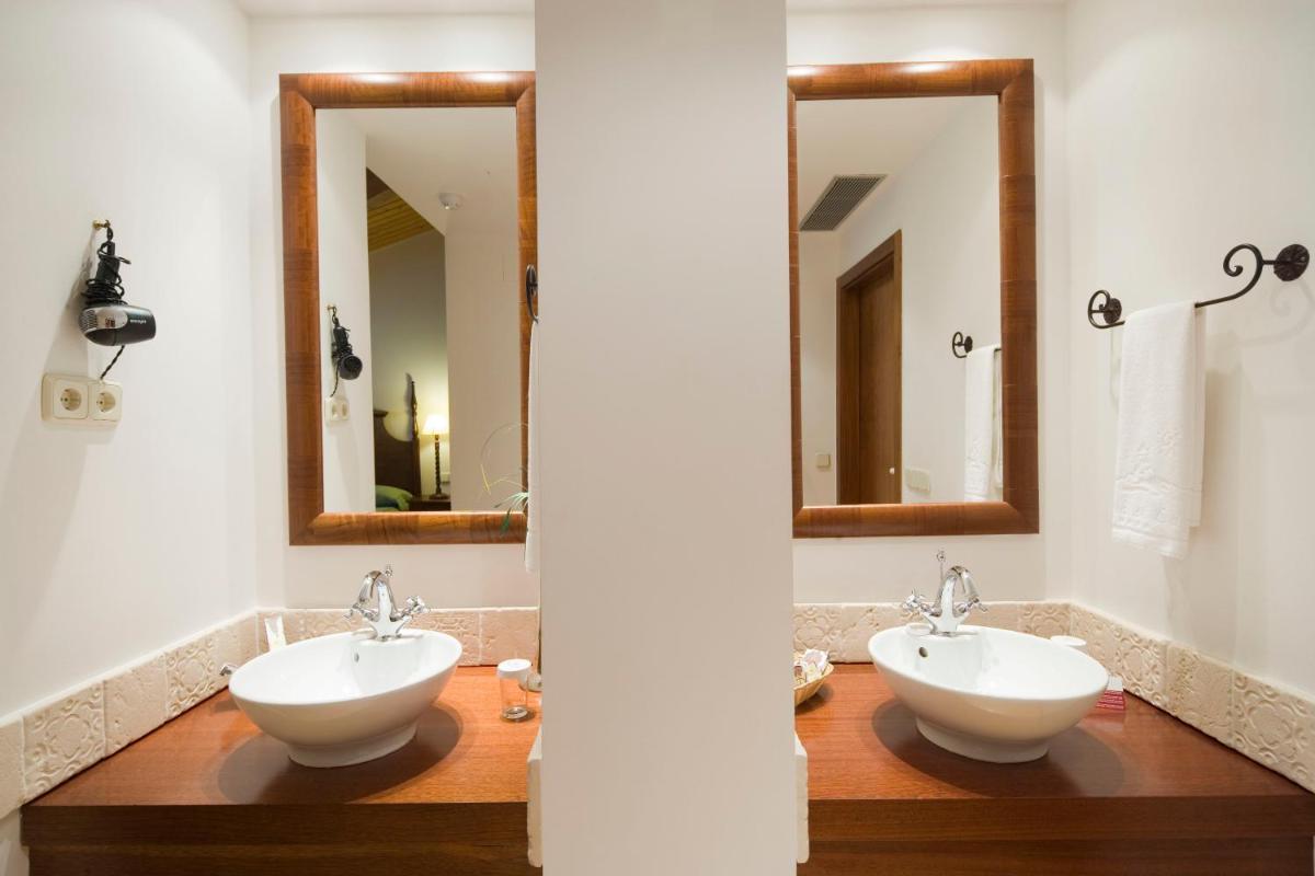Un baño de Hotel Silken Villa de Laguardia
