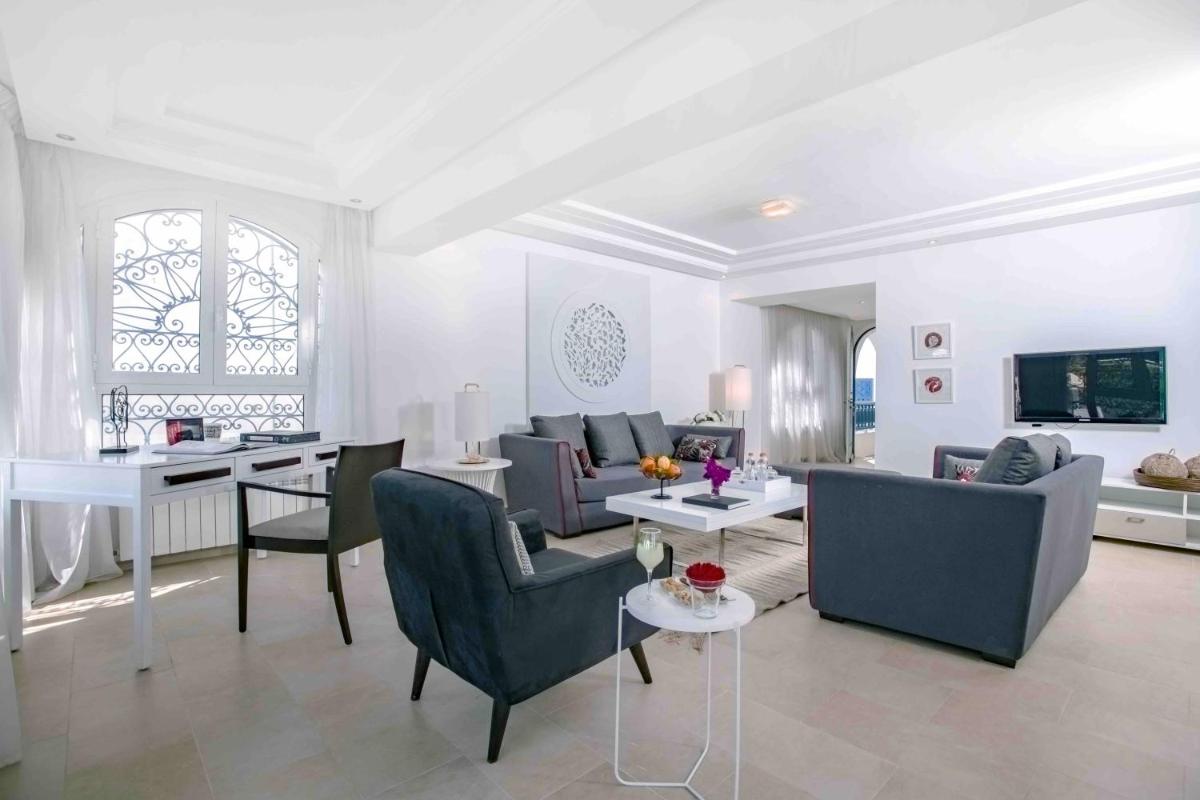 Flowers Apartment - Housity