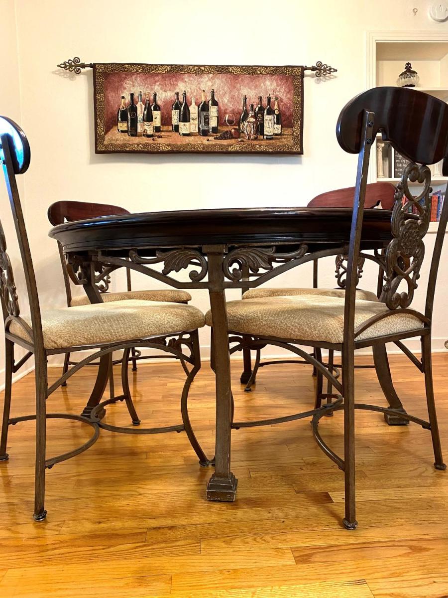 Beautiful house in the heart of Fair Oaks - Housity