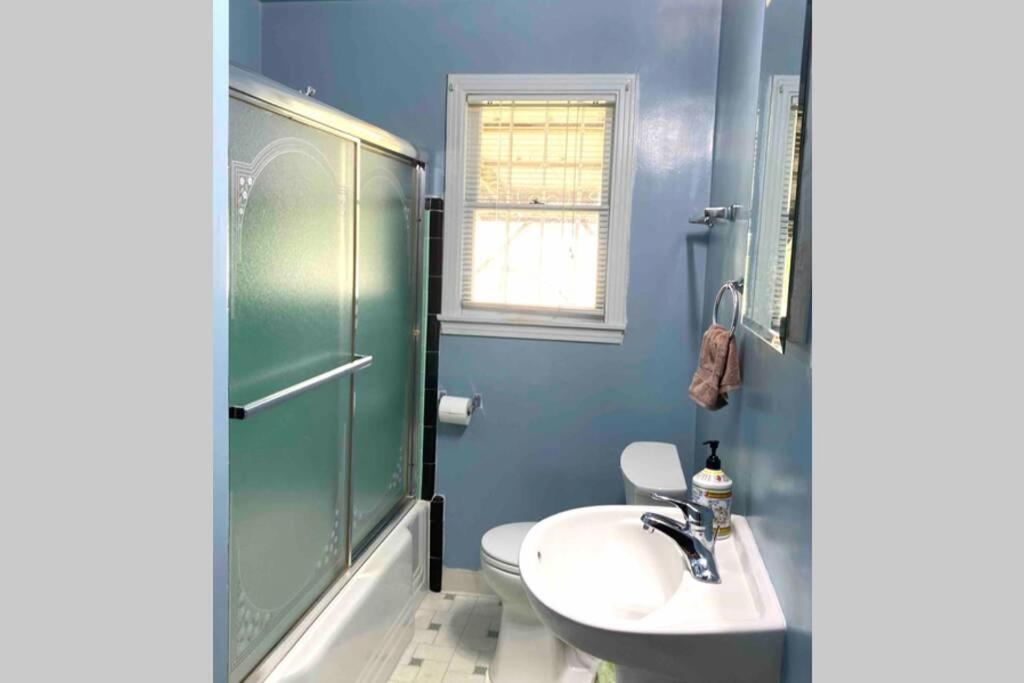 Beautiful house in the heart of Fair Oaks - Housity