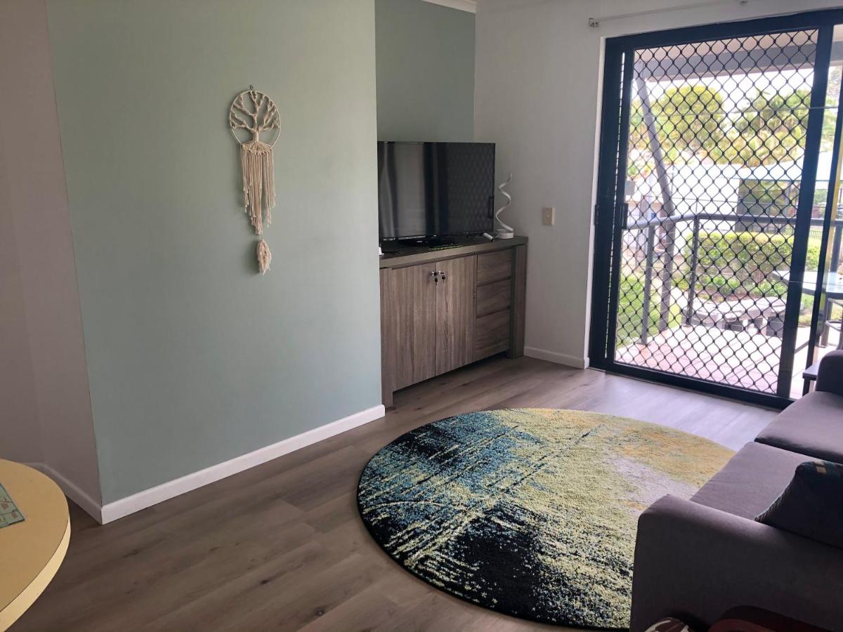 Apartment in 4* Resort - pool views - great location - Housity