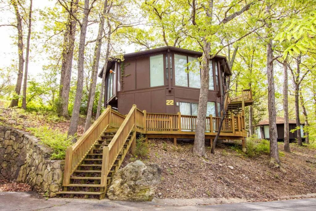 Unit 22 - Treetop 2 Bedroom Villa - Housity