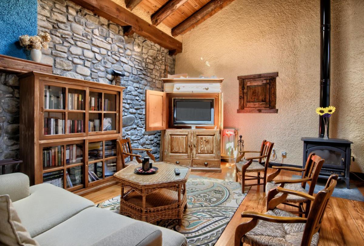 Hotel Rural El Almadiero - Housity