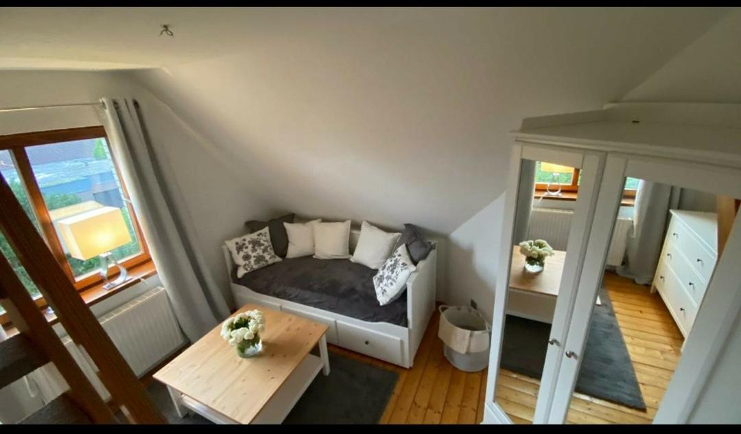 *To hus* Wohnung am Rande von Jever - Housity