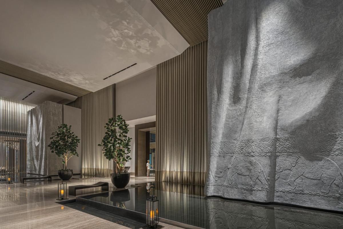 Four Seasons Hotel Bangkok at Chao Phraya River - Housity