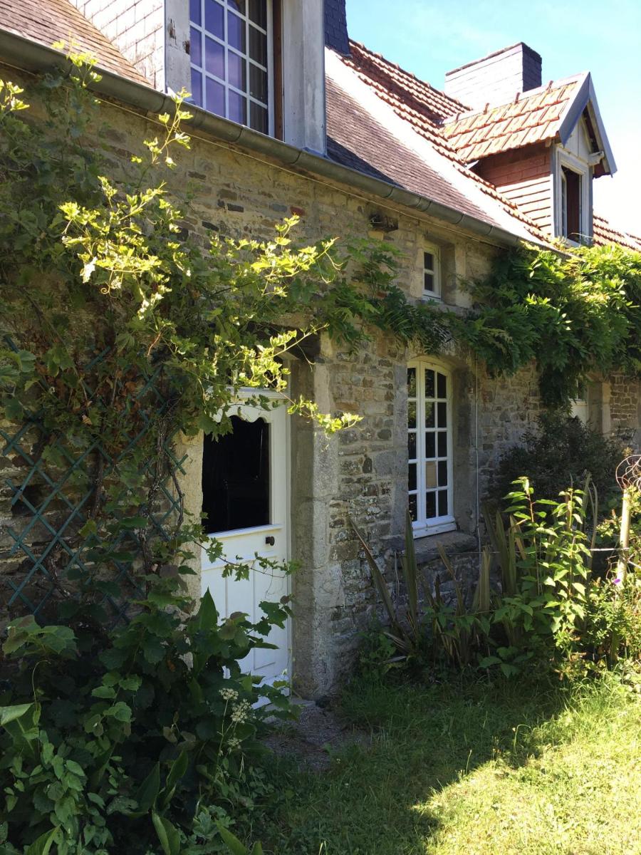 La Tireliere, longère bord de mer avec jardin - Housity