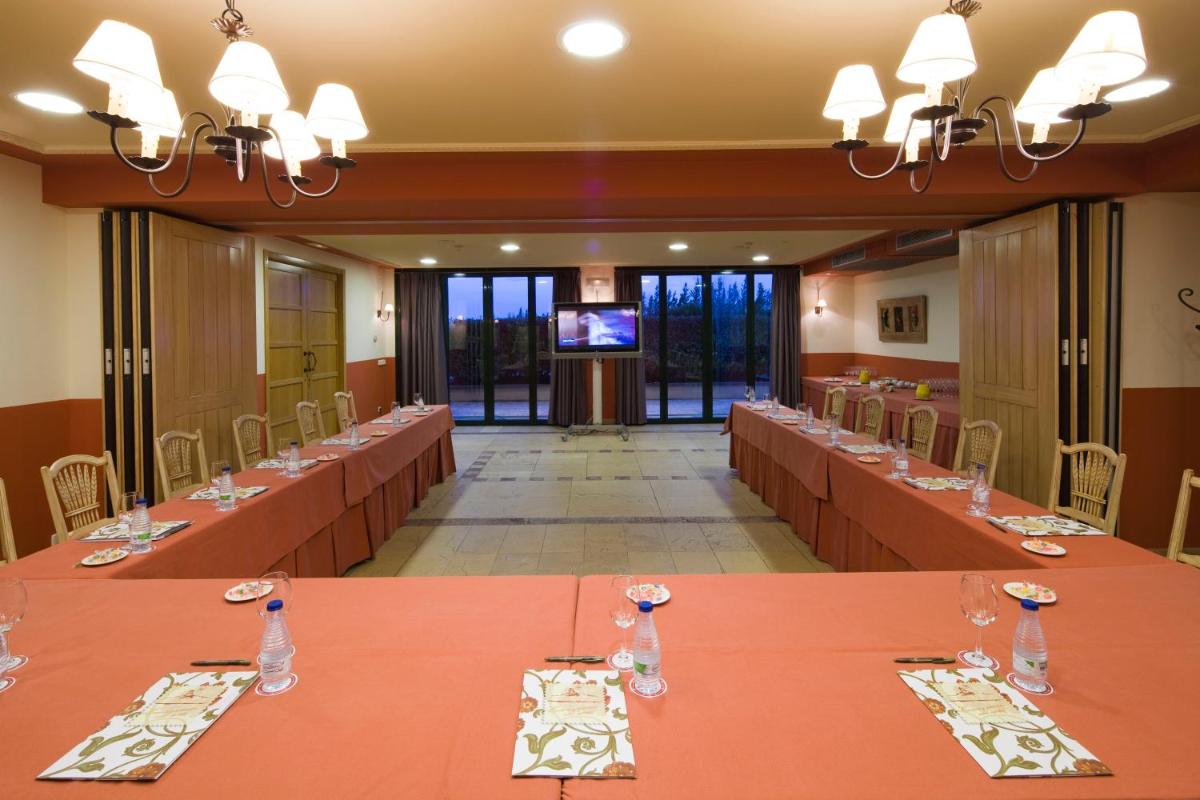 Zona business o sala de conferencias en Hotel Silken Villa de Laguardia