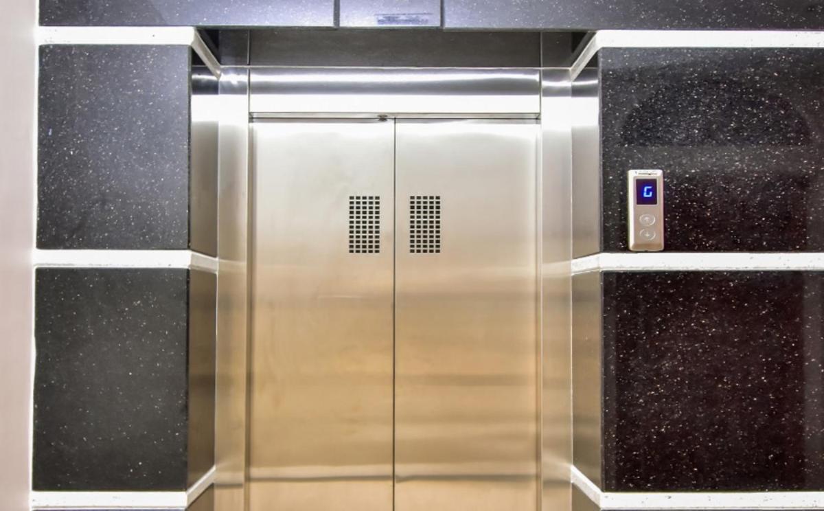 New Cape Hotel - Housity