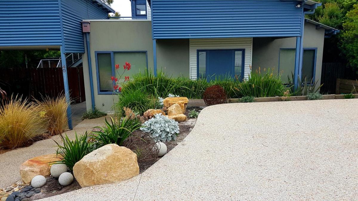 Bay Breeze Beach Holiday Home - Housity