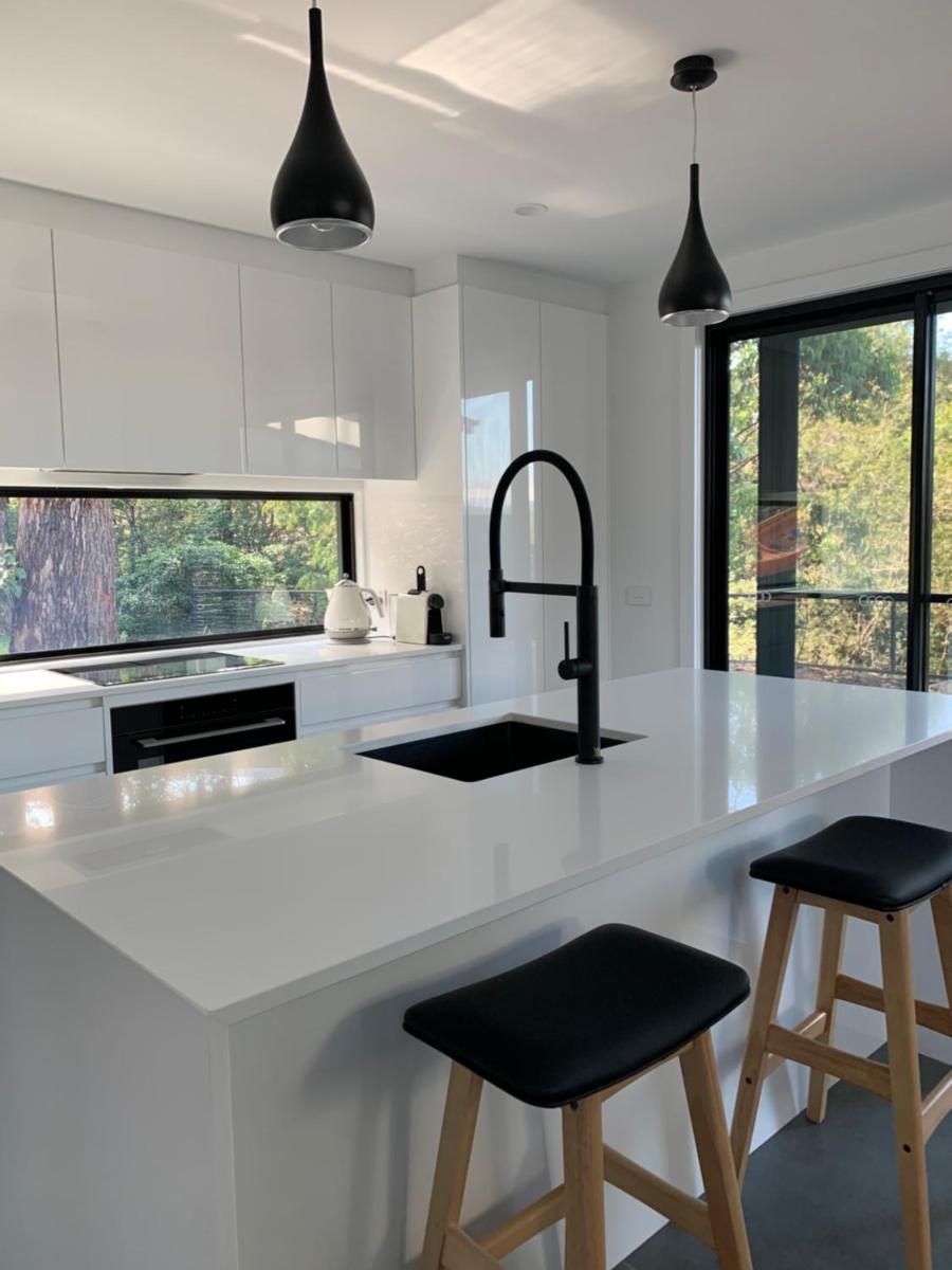The Lake House and Apartment Merimbula - Housity