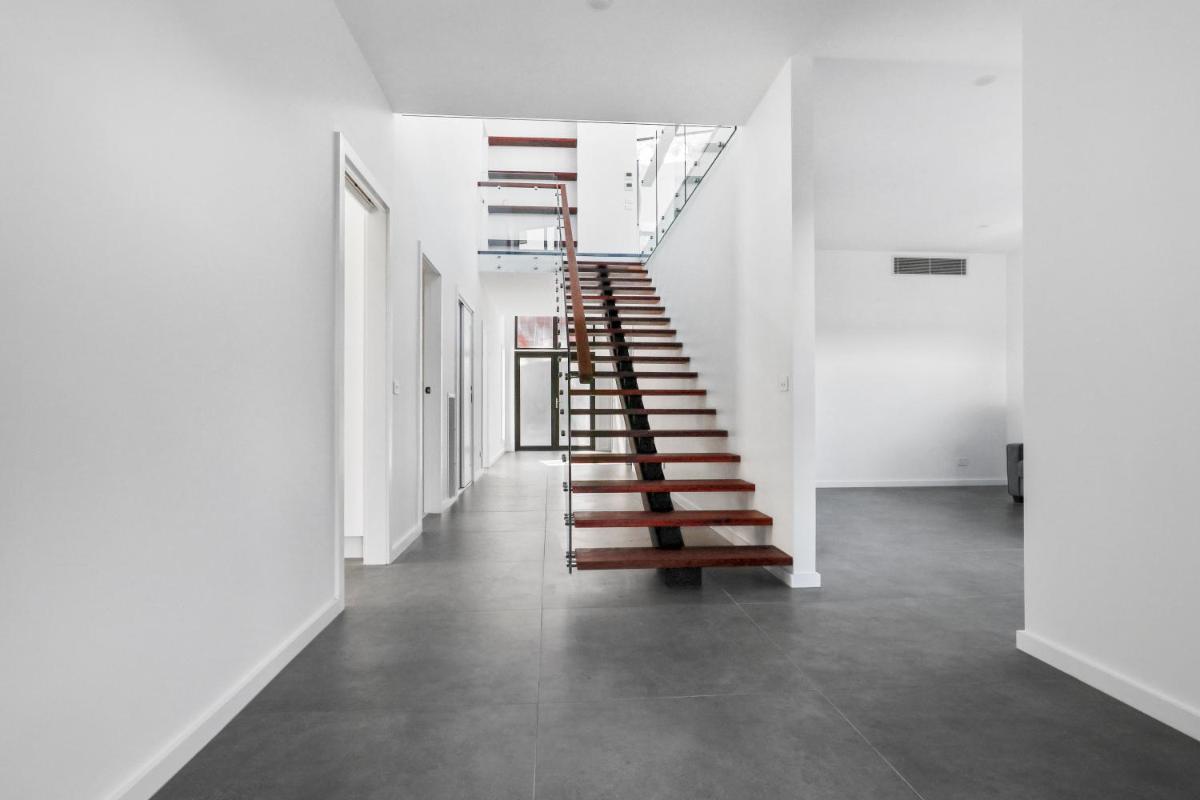 The Lake House and Apartment Merimbula - Housity