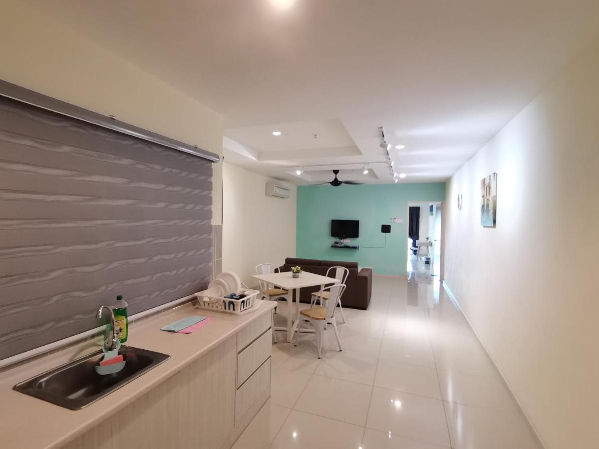 Suitetrails - Marina Island Lumut Homestay by Goopro