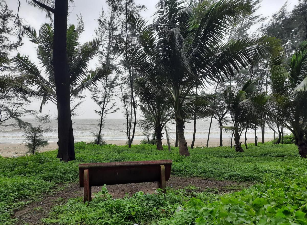 SEAWOODS BEACH HOTEL - Housity