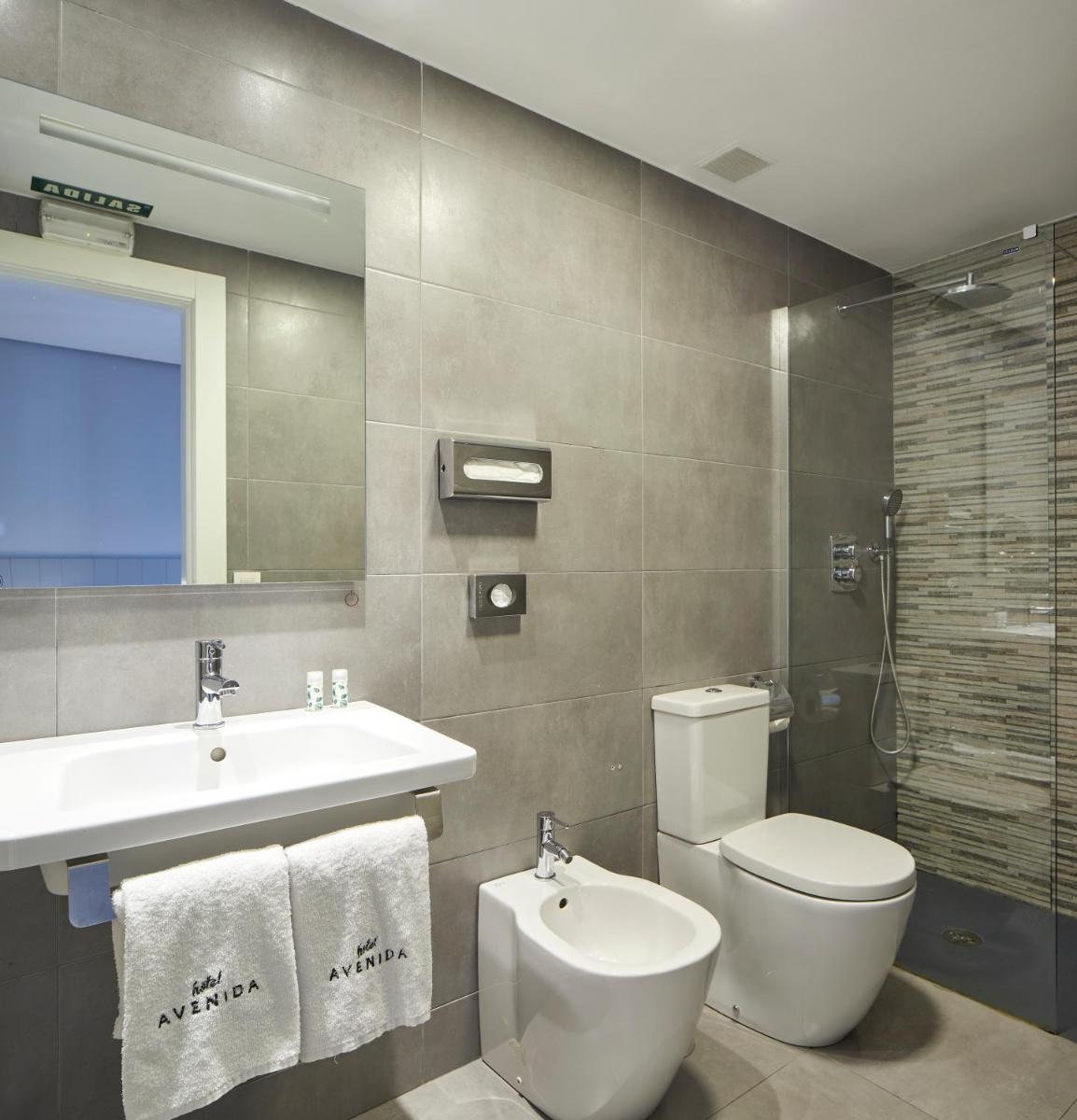 Hotel Avenida - Housity
