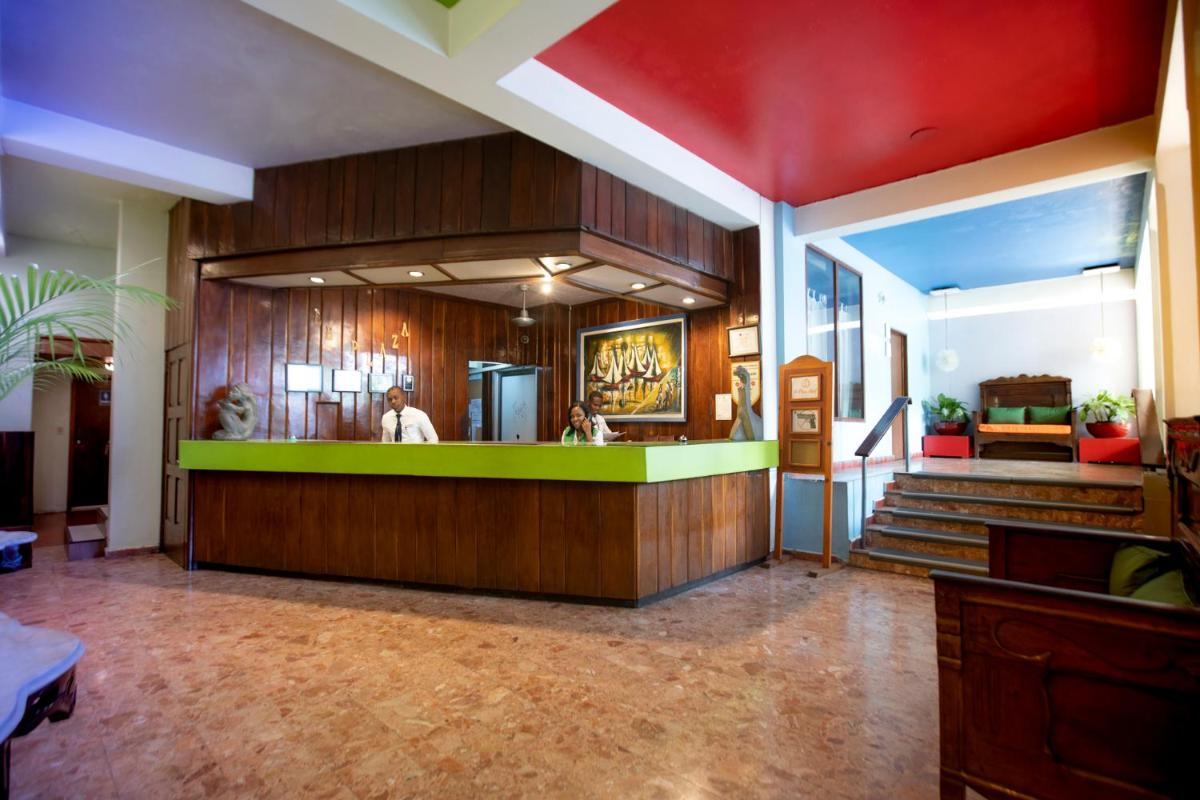 Suitetrails - Le Plaza Hotel