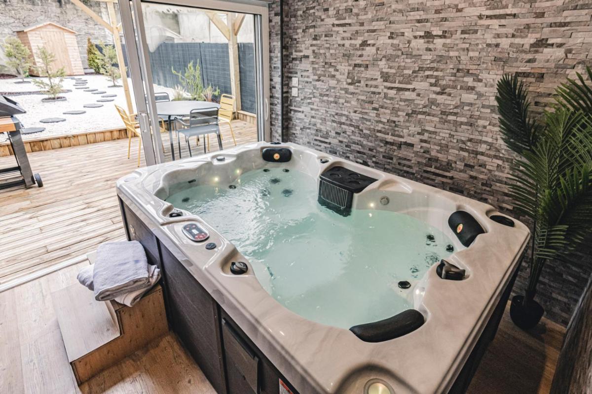 Art Déco Gare & Spa - Housity