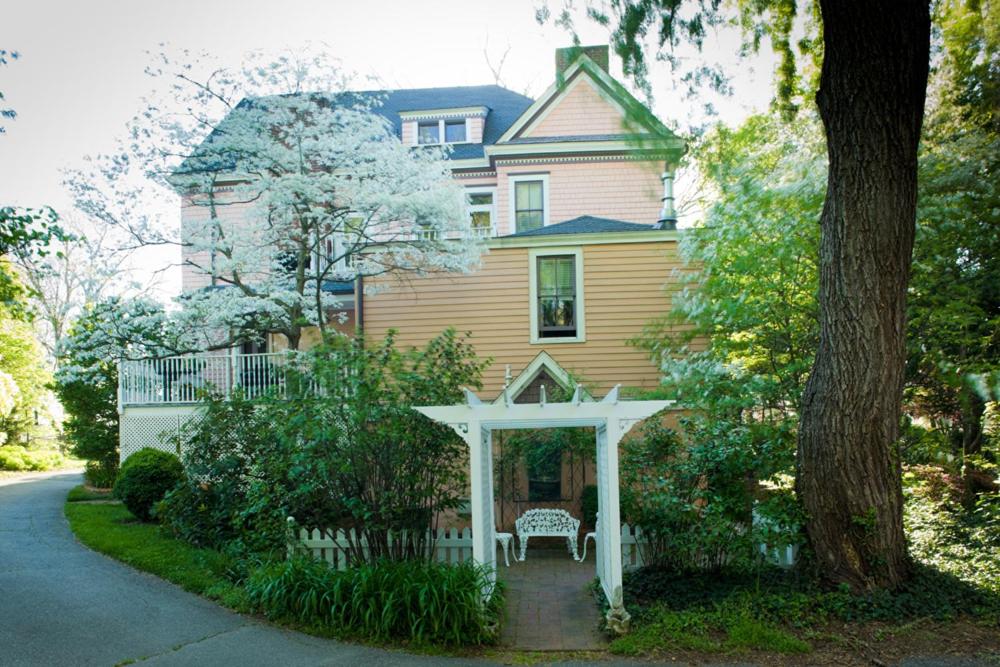 Beaufort House Inn - Housity